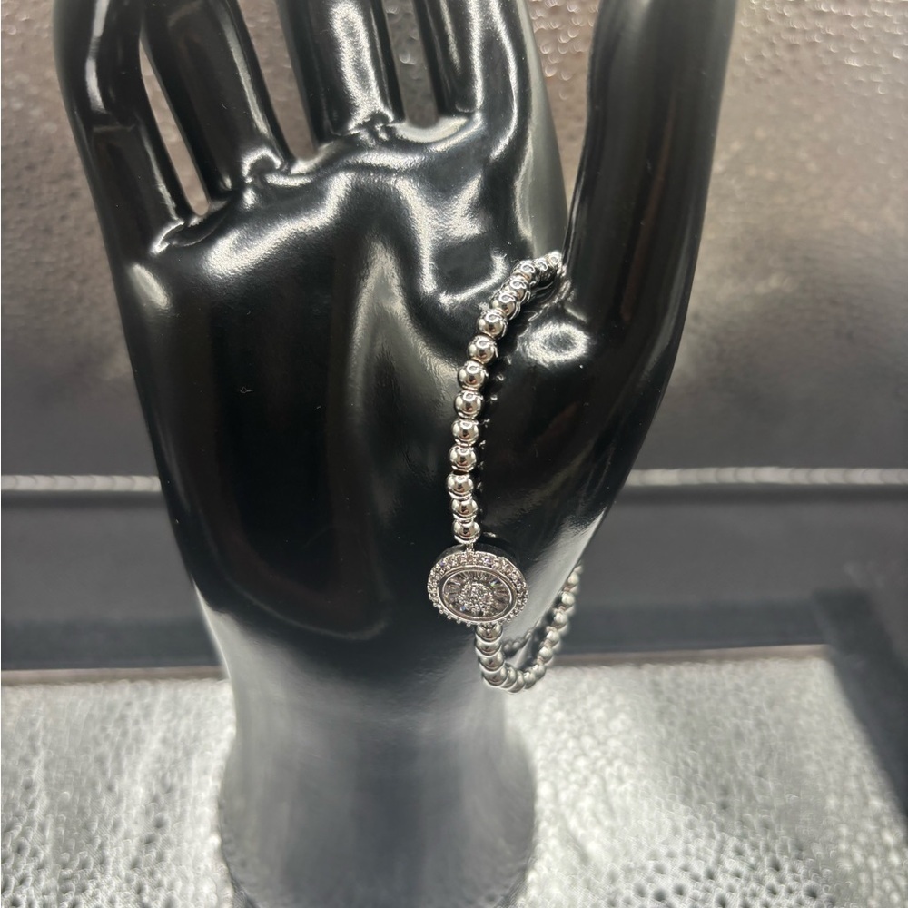 Elegant Silver Bracelet with Crystal Accents